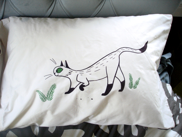 kat-pillow